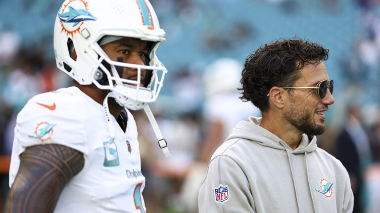 Dolphins try to continue surge as they visit Packers on Thanksgiving – NBC 6 South Florida