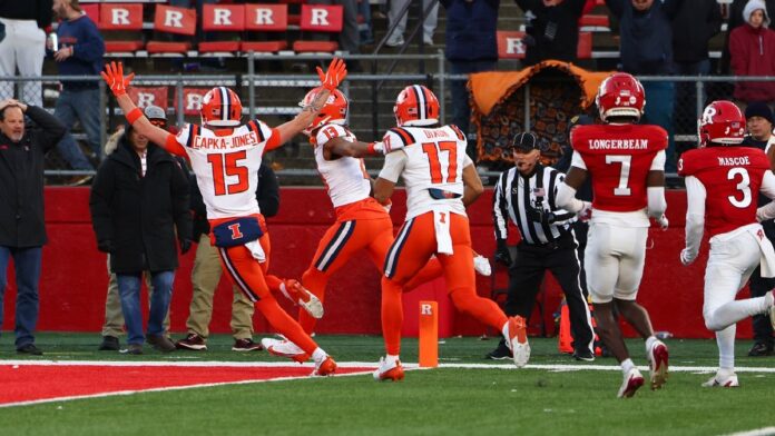 Illinois stuns Rutgers on game-winning TD with 4 seconds left – NBC Chicago