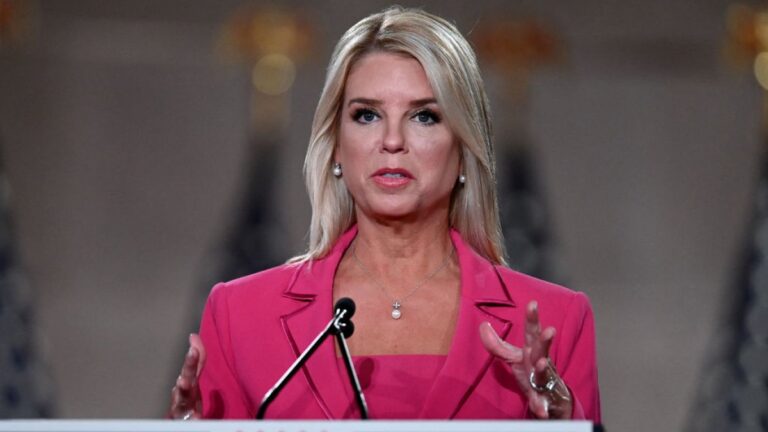 Trump announces Pam Bondi as new attorney general pick hours after Matt Gaetz withdraws – NBC 6 South Florida