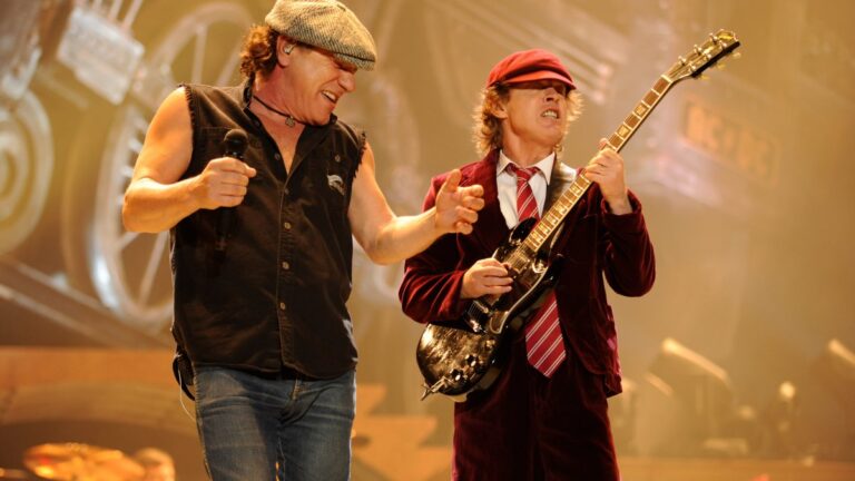 AC/DC announces 2025 ‘Power Up’ stadium tour with Chicago stop – NBC Chicago