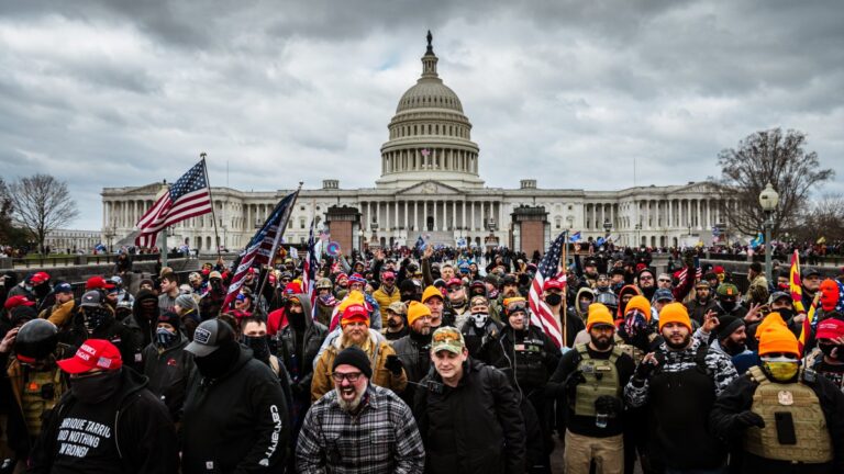 DC officer became ‘double agent’ for Proud Boys, prosecutor says – NBC4 Washington