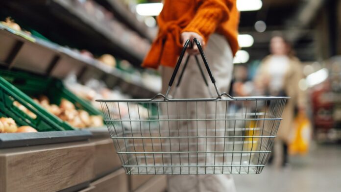 DC shoppers make last-minute grocery runs for their holiday tables – NBC4 Washington