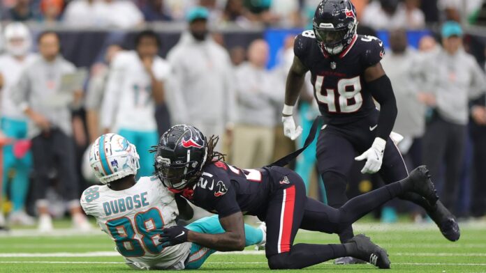 Miami WR DuBose taken off the field on a stretcher after hit to the head against Texans – NBC 6 South Florida