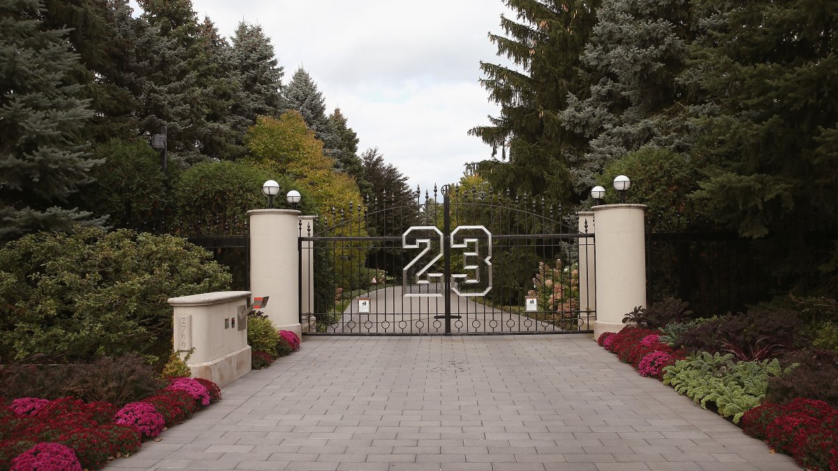 Michael Jordan’s Highland Park mansion goes under contract – NBC Chicago