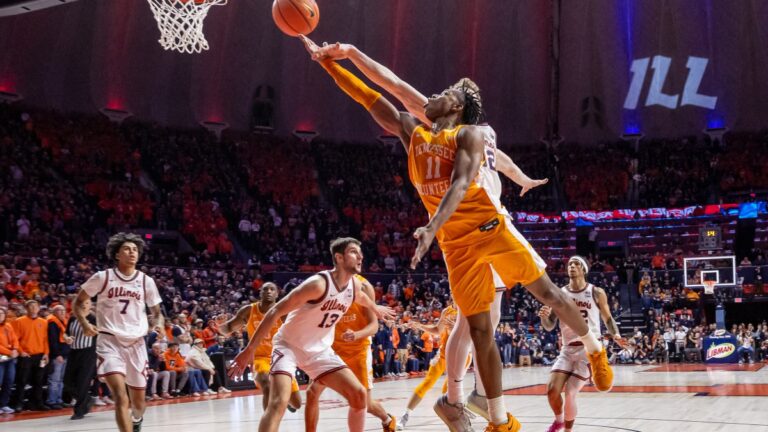 No. 1 Tennessee escapes at buzzer for dramatic win over Illinois – NBC Chicago