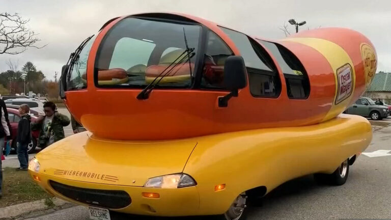 Oscar Meyer looking for Wienermobile spokesperson – NBC Chicago