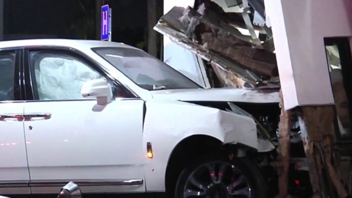 Suspect crashes stolen Rolls-Royce into Checkers in Broward County – NBC 6 South Florida