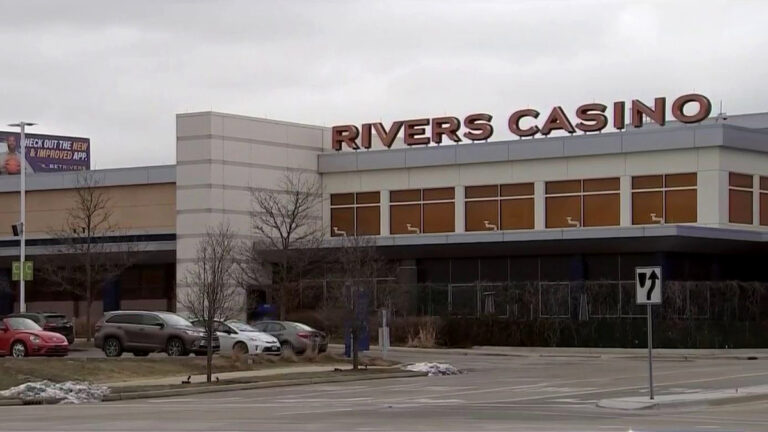 Suspects sought in armed robberies outside Rivers Casino in Des Plaines – NBC Chicago