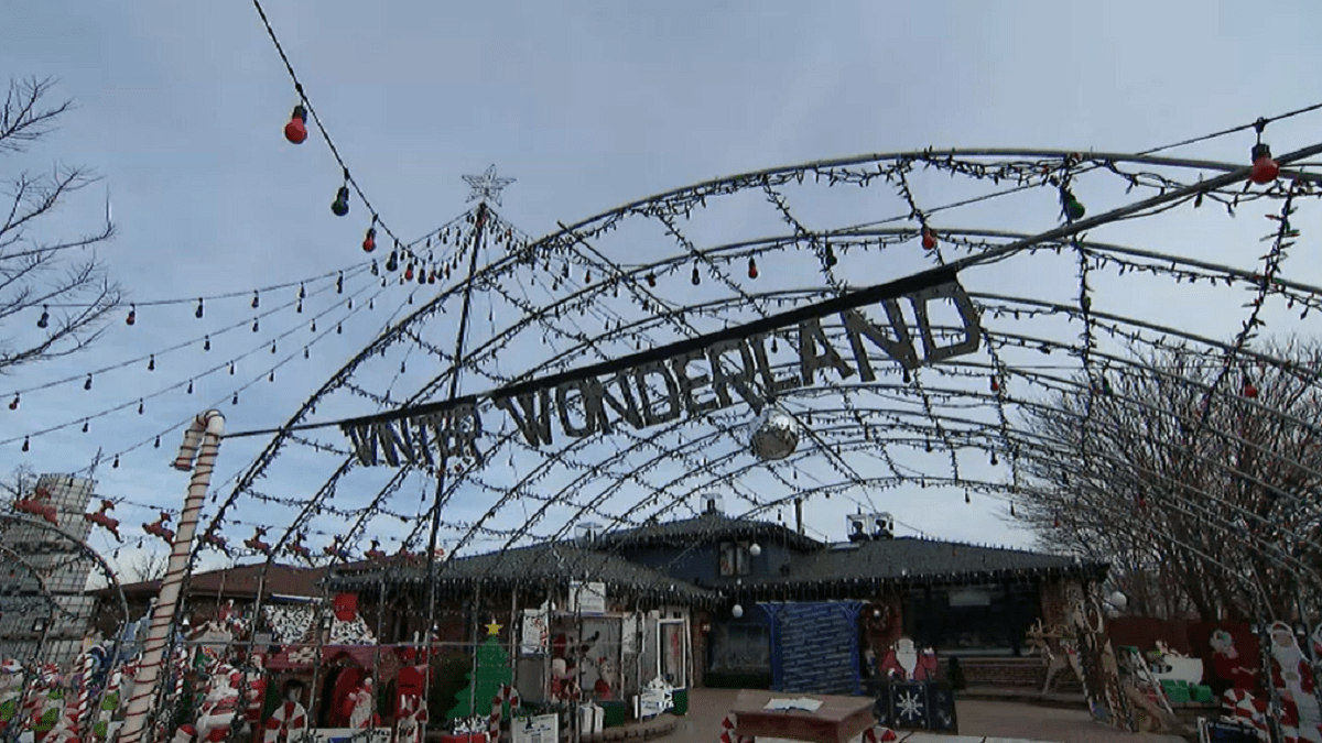 Tinley Park homeowner continues holiday display tradition that grows each year – NBC Chicago