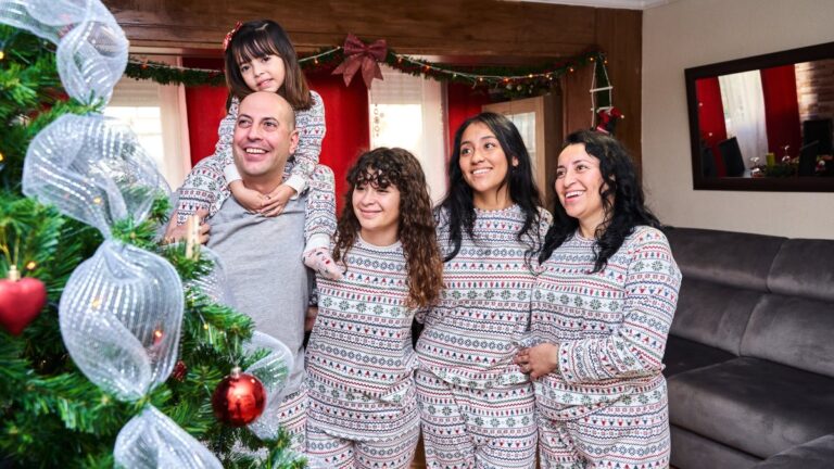 Where you can still buy matching family holiday pajamas – NBC 6 South Florida