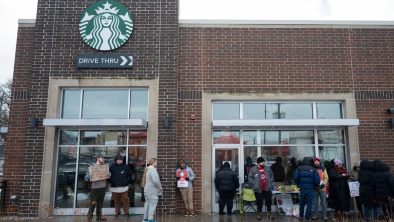 Why is Starbucks on strike? Stores closed on Christmas Eve – NBC Chicago