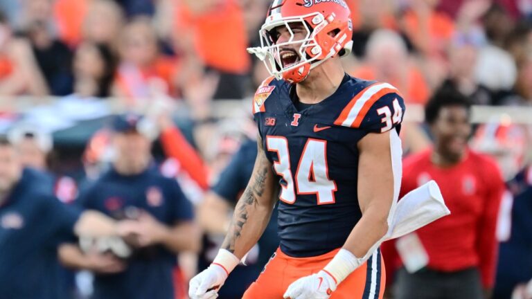 Illinois makes history with win over South Carolina in Citrus Bowl – NBC Chicago